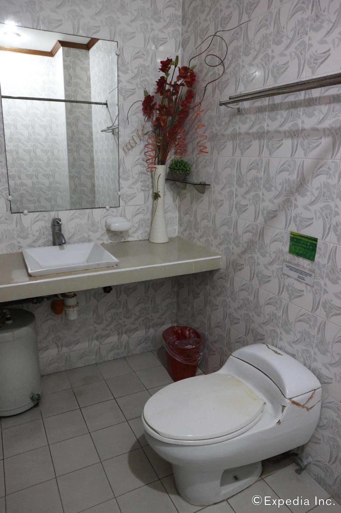Obdulia'S Business Inn Dumaguete City Екстер'єр фото